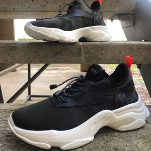 Steve Madden Myles Camouflage Sneakers